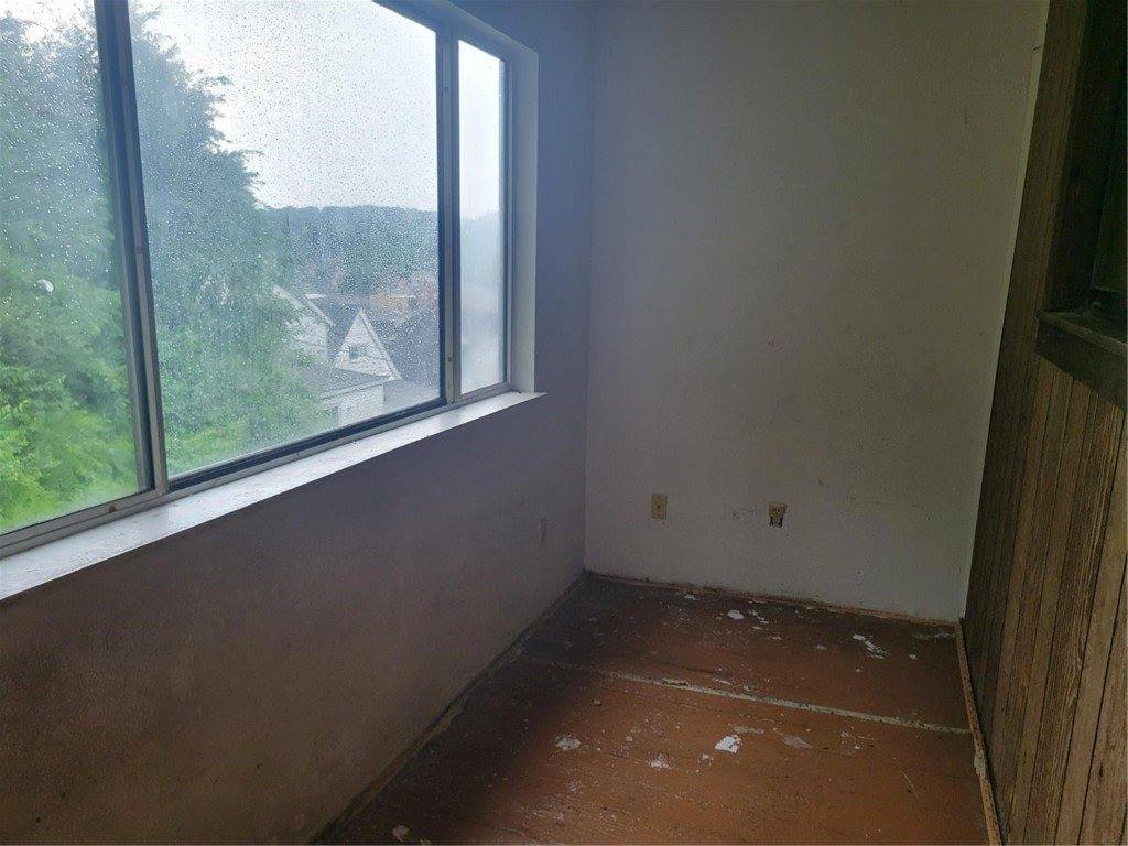 800 6th St, Stowe Township, PA 15136