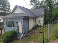 800 6th St, Stowe Township, PA 15136