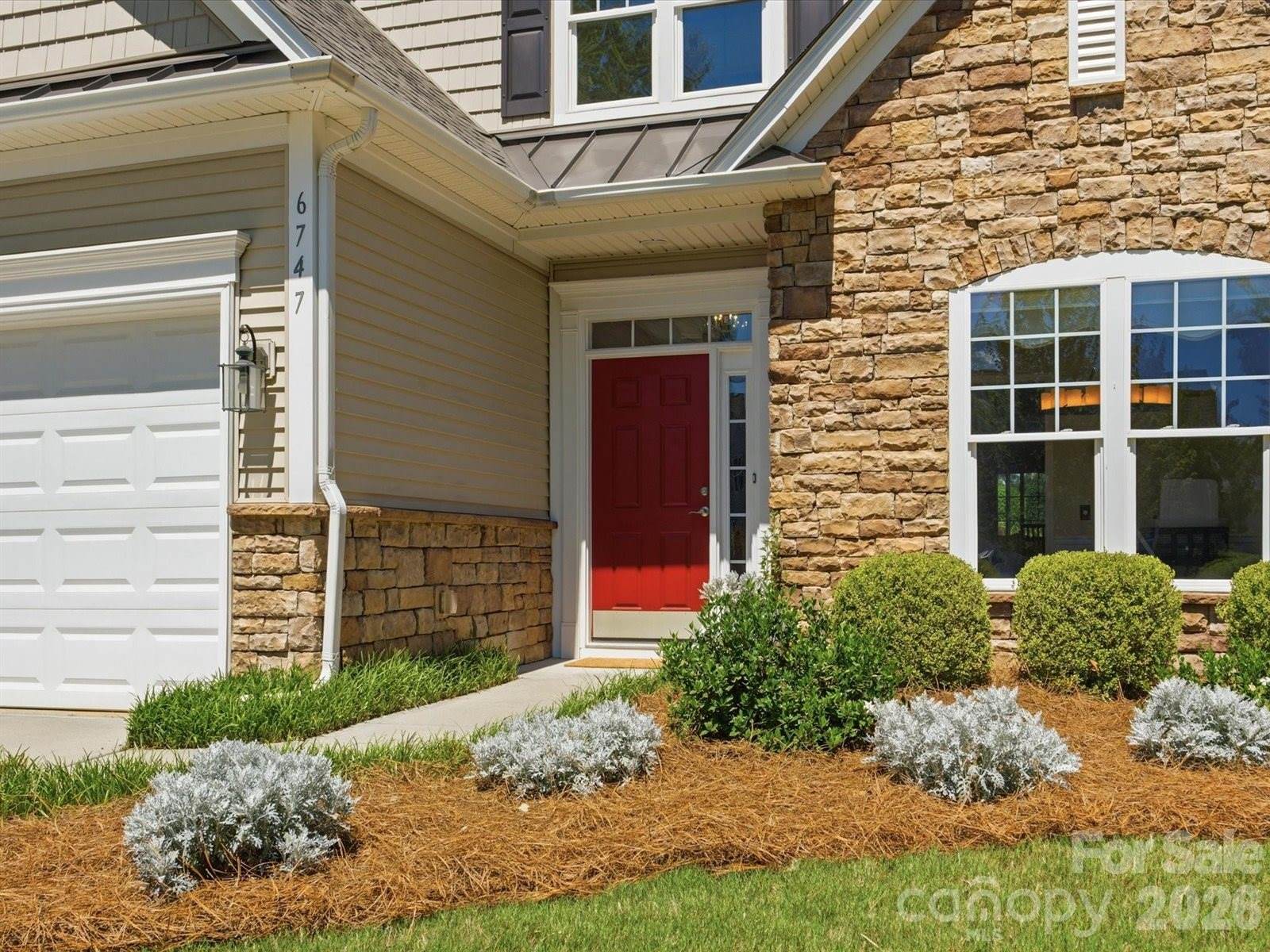6747 Fieldstone Manor Drive, Matthews, NC 28105