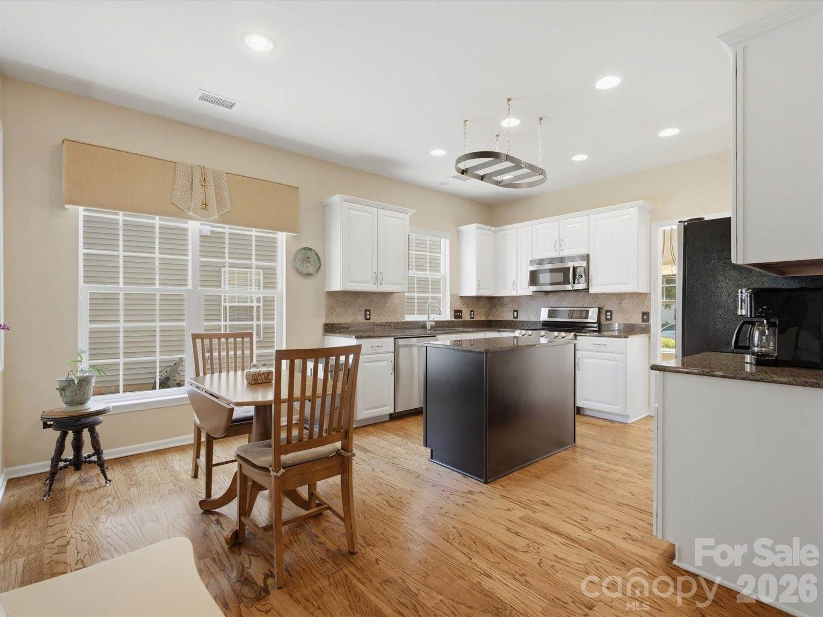 6747 Fieldstone Manor Drive, Matthews, NC 28105