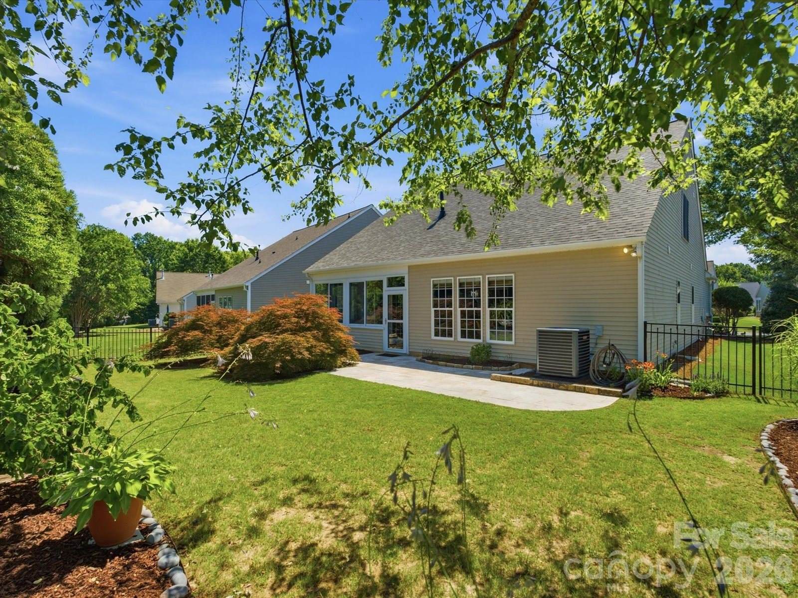 6747 Fieldstone Manor Drive, Matthews, NC 28105
