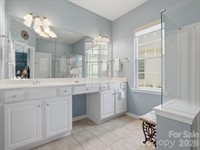 6747 Fieldstone Manor Drive, Matthews, NC 28105