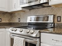 6747 Fieldstone Manor Drive, Matthews, NC 28105