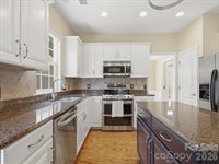 6747 Fieldstone Manor Drive, Matthews, NC 28105