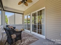6747 Fieldstone Manor Drive, Matthews, NC 28105