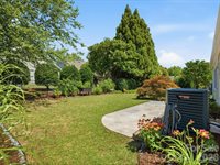 6747 Fieldstone Manor Drive, Matthews, NC 28105