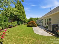 6747 Fieldstone Manor Drive, Matthews, NC 28105