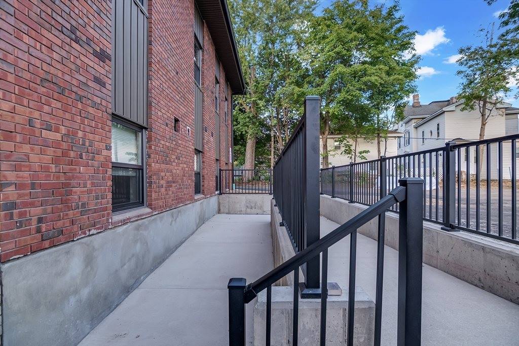 70 Court Street, Westfield, MA 01085