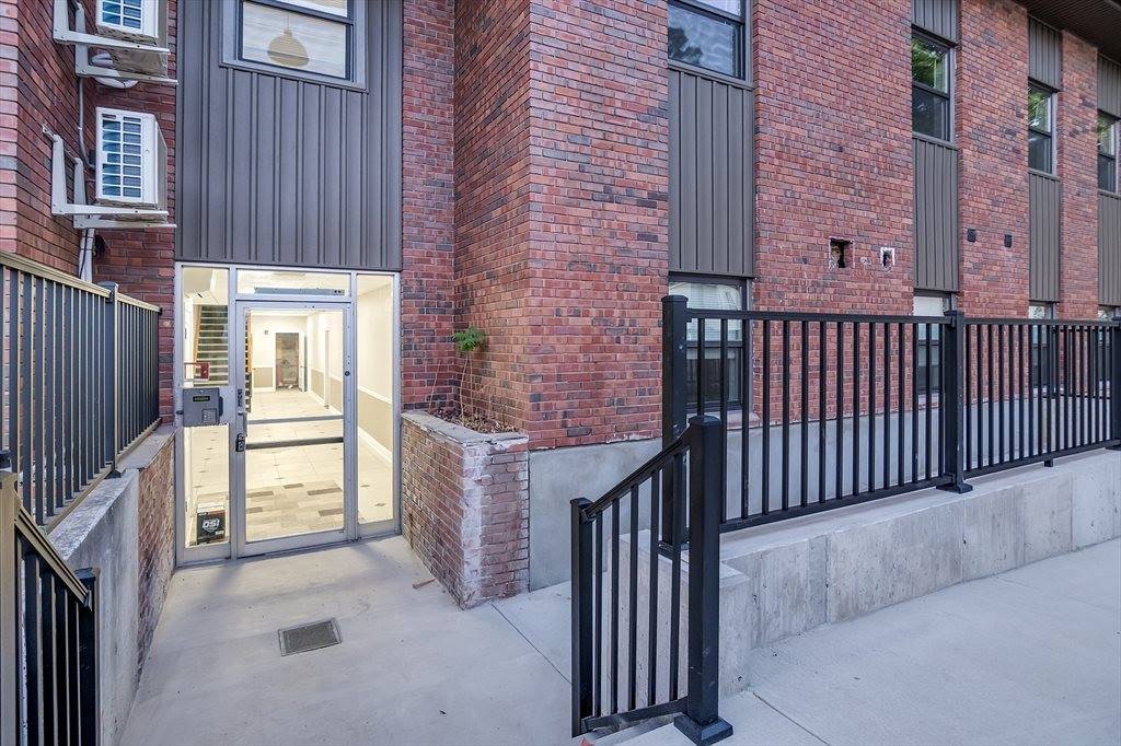 70 Court Street, Westfield, MA 01085