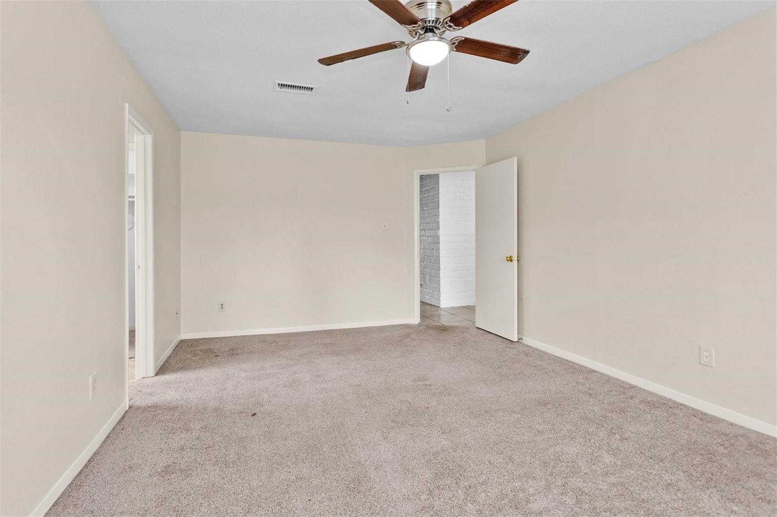 3127 Wagon Trail Drive, Sugar Land, TX 77479