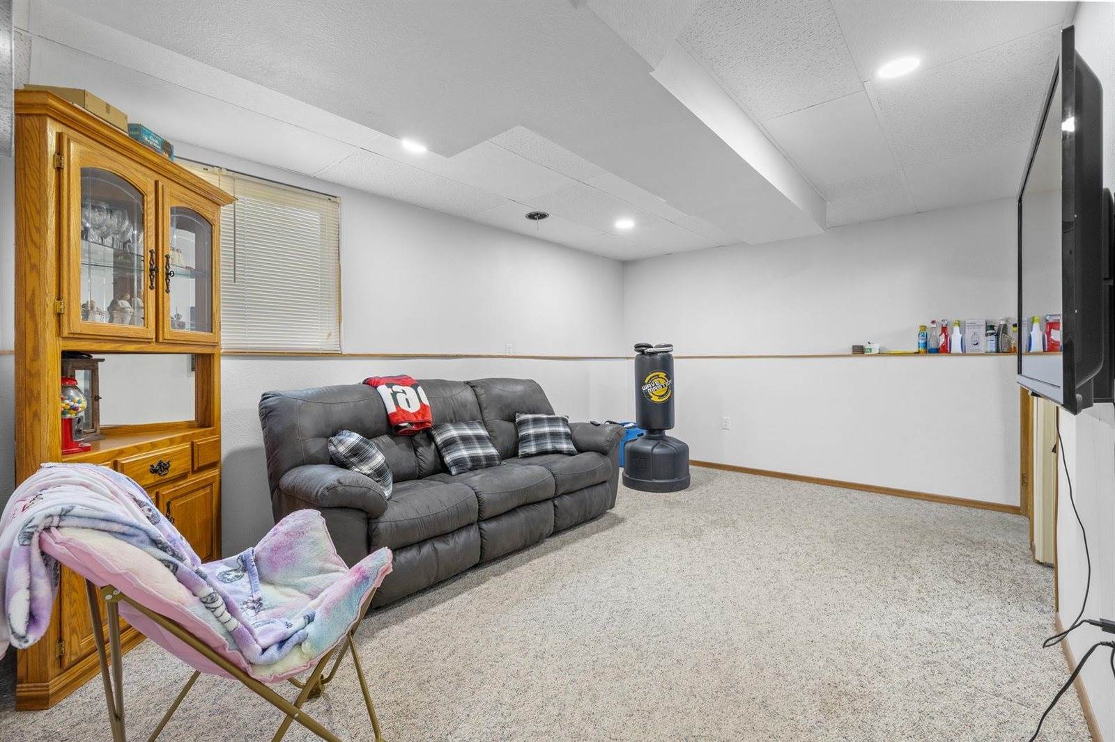 403 Pleasant Ave N, Surrey, ND 58785