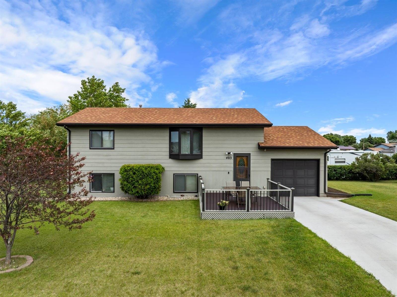 403 Pleasant Ave N, Surrey, ND 58785