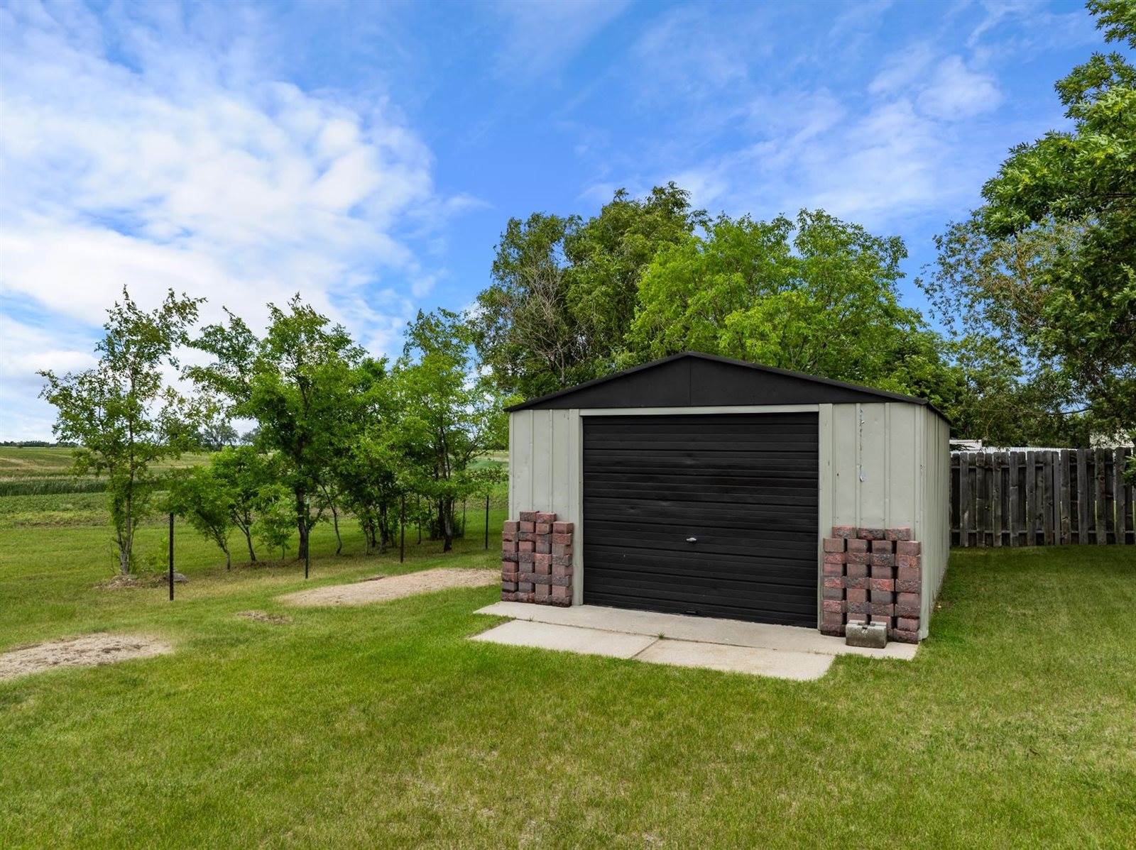 403 Pleasant Ave N, Surrey, ND 58785