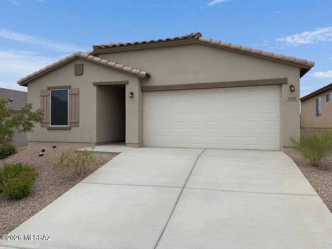1698 Tenen Pass Drive, Benson, AZ 85602