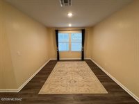 1698 Tenen Pass Drive, Benson, AZ 85602
