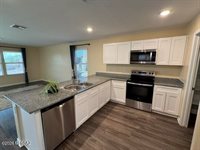 1698 Tenen Pass Drive, Benson, AZ 85602