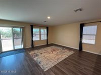 1698 Tenen Pass Drive, Benson, AZ 85602
