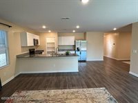 1698 Tenen Pass Drive, Benson, AZ 85602