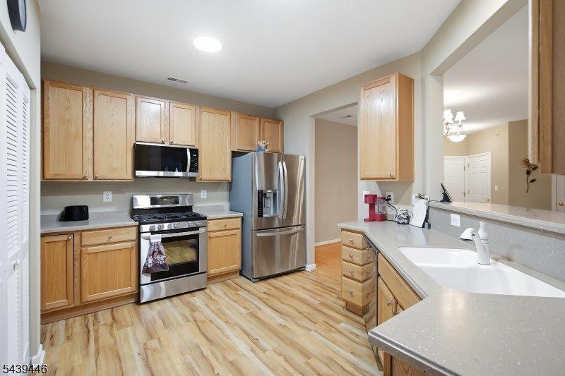 4 Steele Pl, Hillsborough Township, NJ 08844