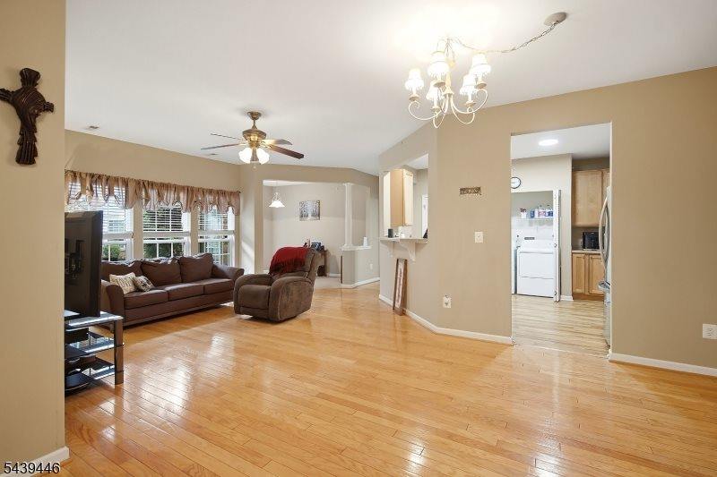 4 Steele Pl, Hillsborough Township, NJ 08844