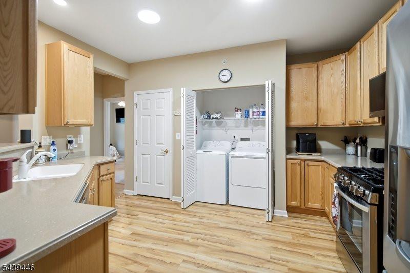 4 Steele Pl, Hillsborough Township, NJ 08844