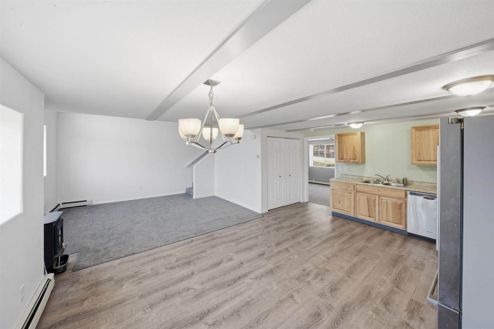 960 Pickering Drive, Fairbanks, AK 99709