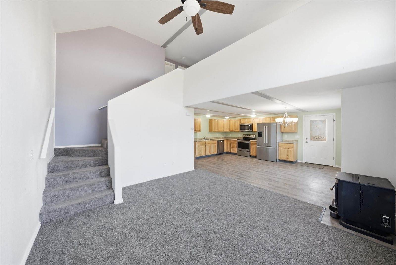 960 Pickering Drive, Fairbanks, AK 99709