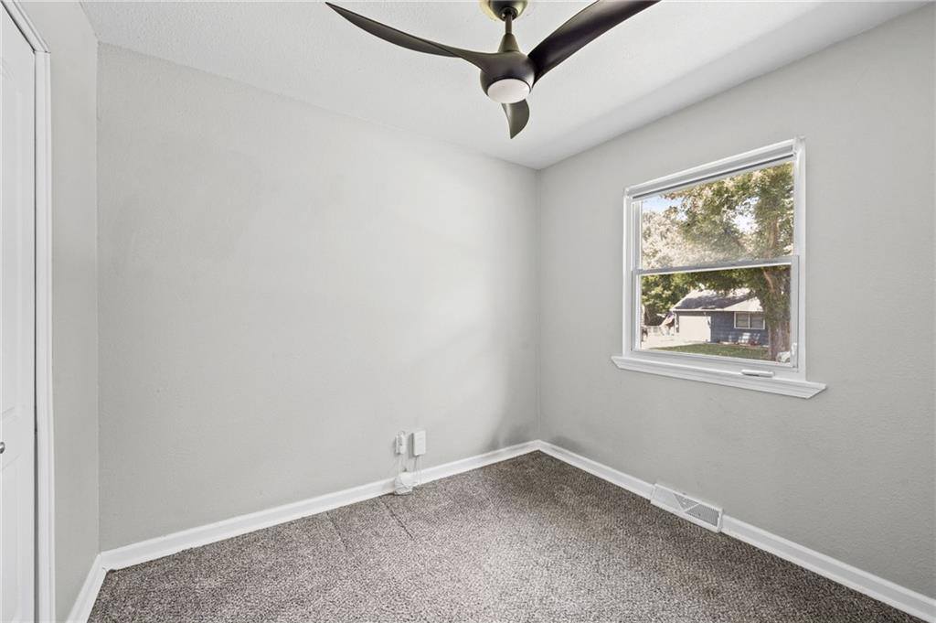 11320 Lewis Avenue, Kansas City, MO 64134