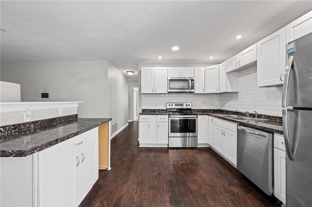 11320 Lewis Avenue, Kansas City, MO 64134