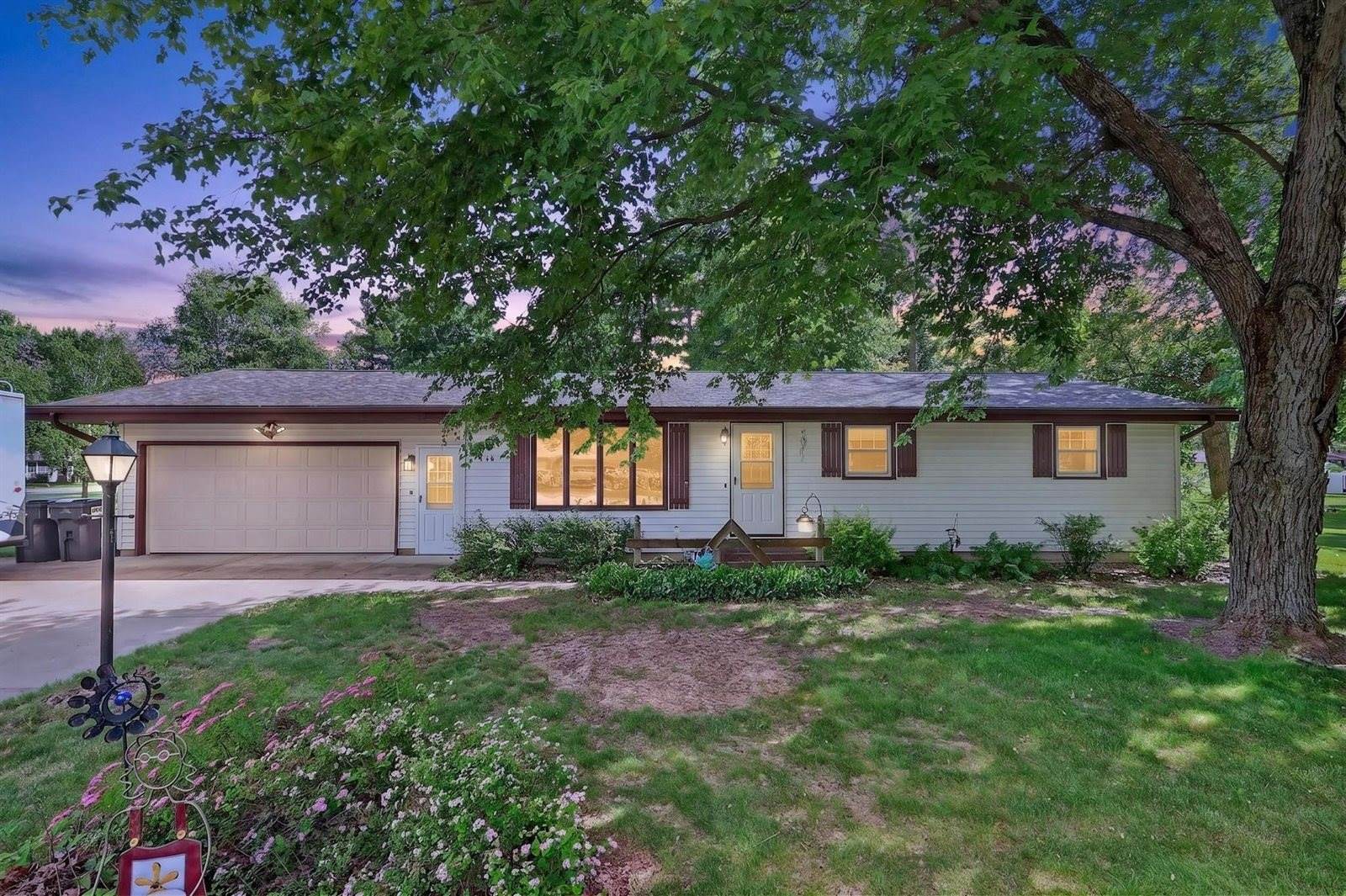 1060 Lakewood Lane, Wisconsin Rapids, WI 54494
