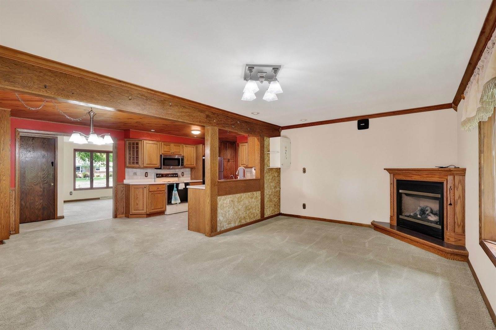 1060 Lakewood Lane, Wisconsin Rapids, WI 54494