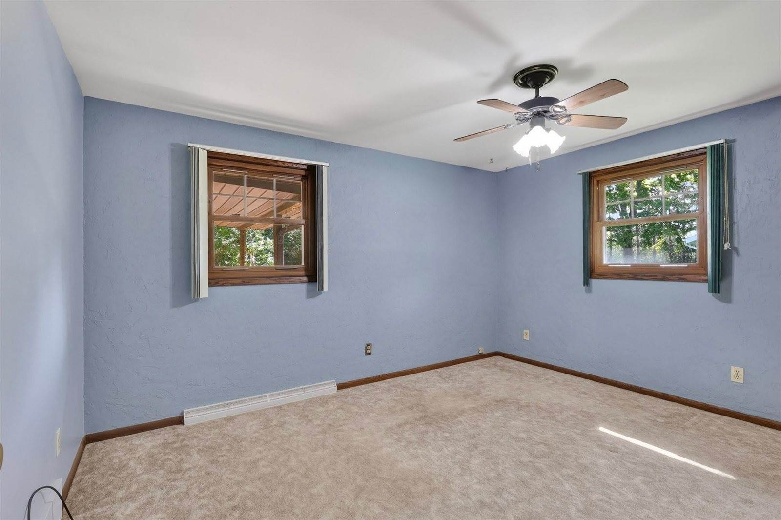 1060 Lakewood Lane, Wisconsin Rapids, WI 54494