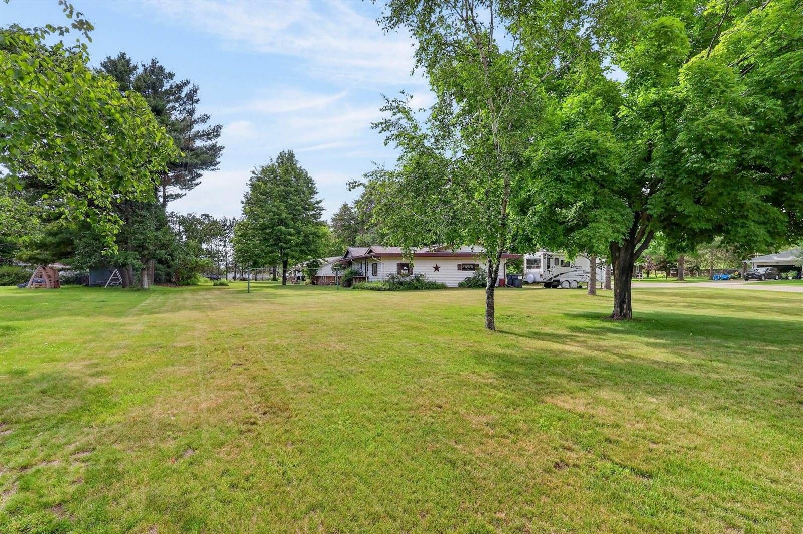 1060 Lakewood Lane, Wisconsin Rapids, WI 54494