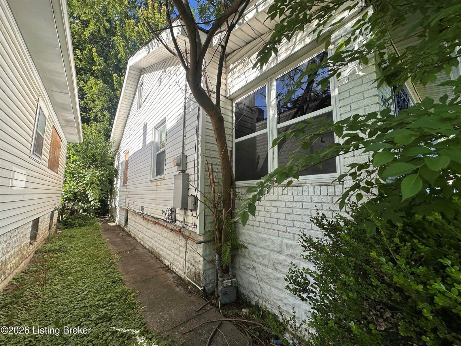 4223 Grand Ave, Louisville, KY 40211