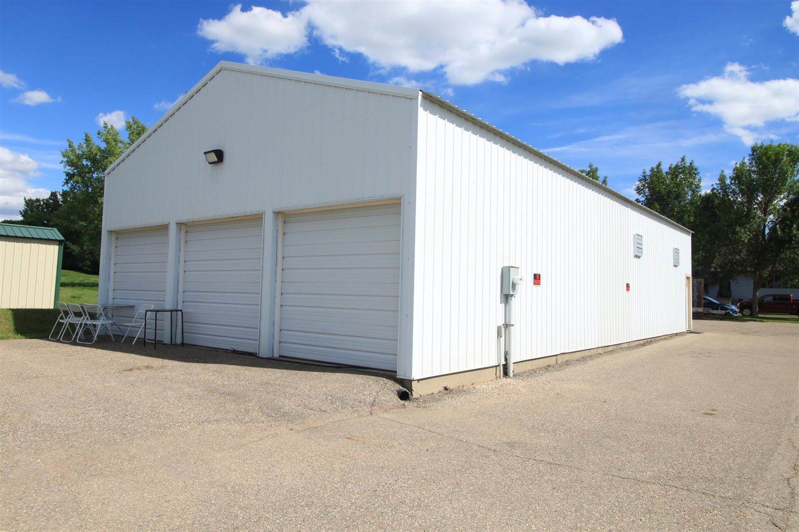 1400 11 1/2 Ave SW, Minot, ND 58701