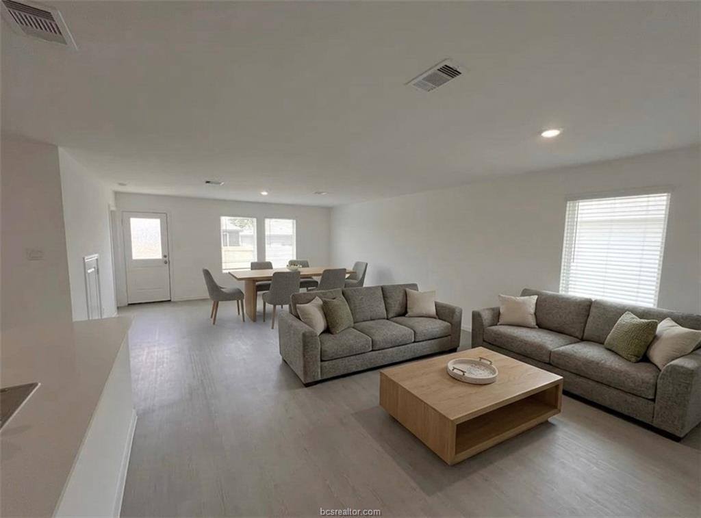 5433 Bear Run, Bryan, TX 77803