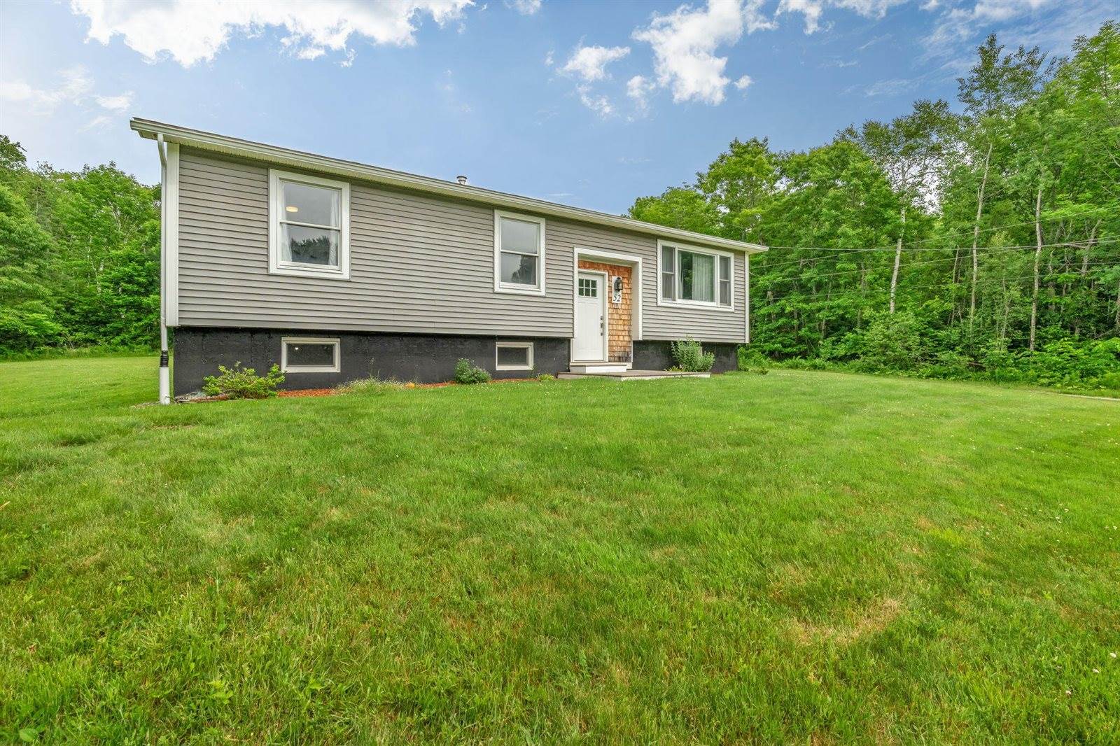 52 Lee Street, Bucksport, ME 04416
