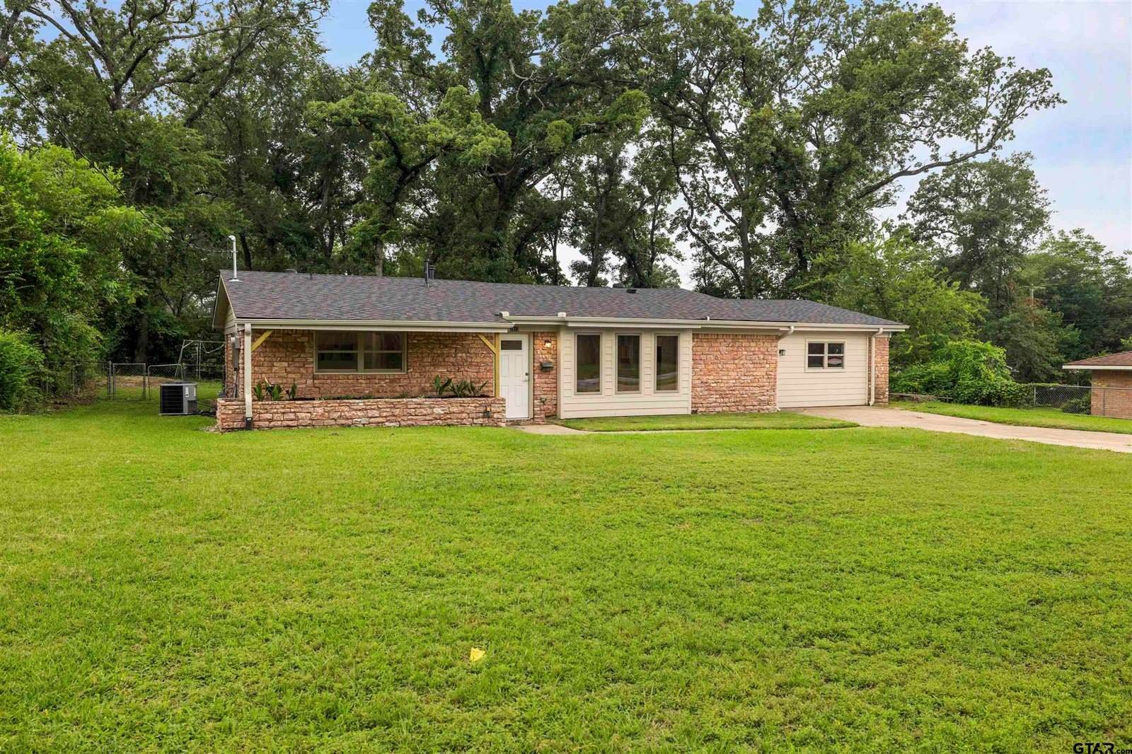 2913 Rollingwood Dr, Tyler, TX 75701