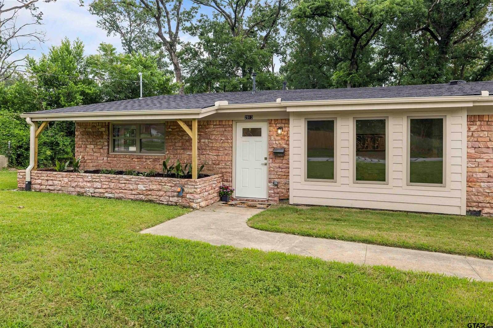 2913 Rollingwood Dr, Tyler, TX 75701