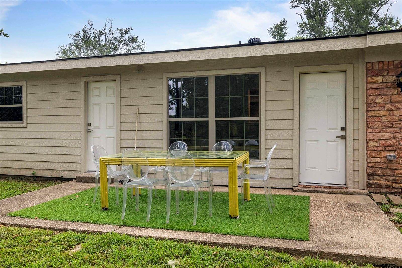 2913 Rollingwood Dr, Tyler, TX 75701