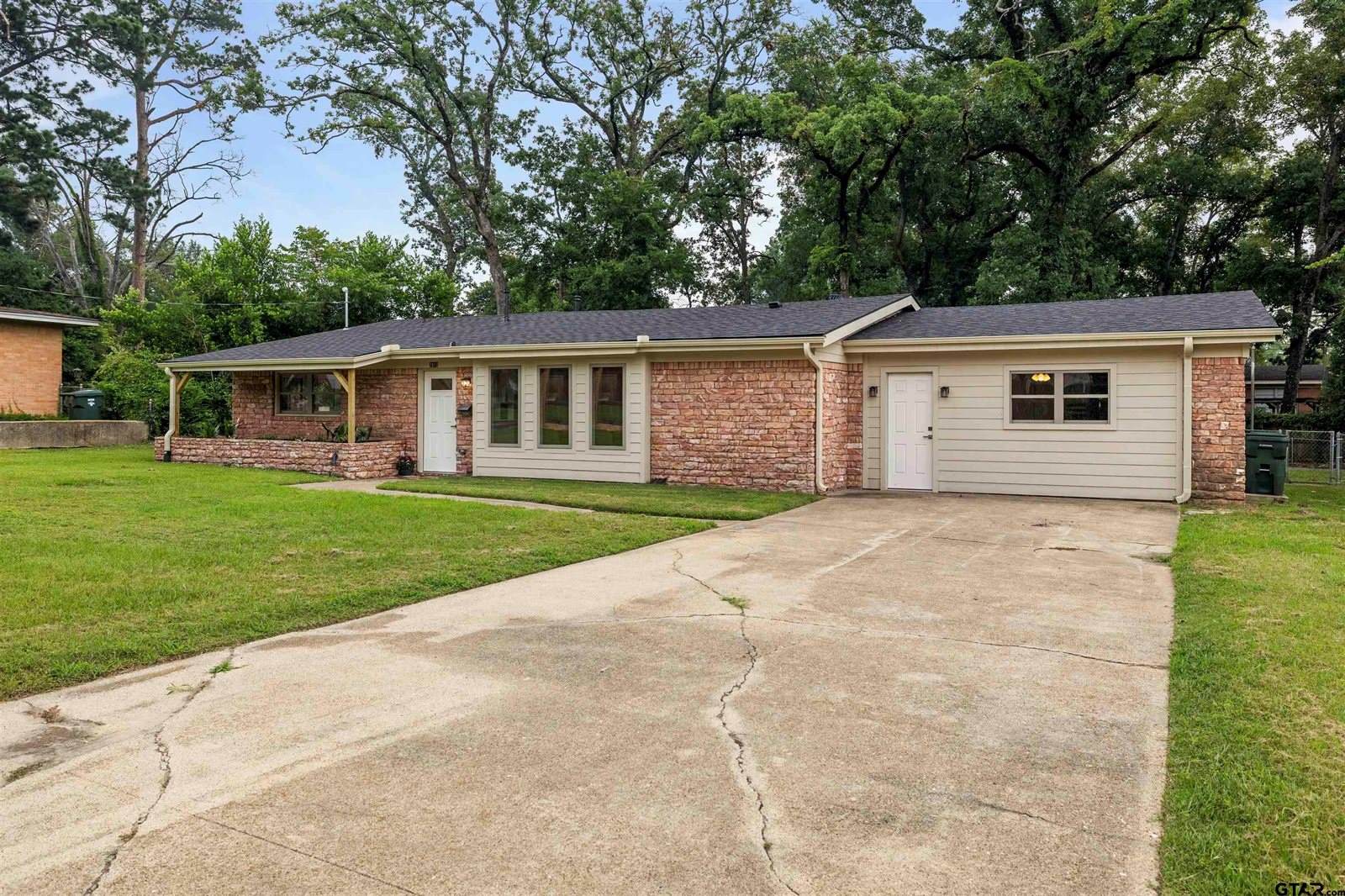 2913 Rollingwood Dr, Tyler, TX 75701