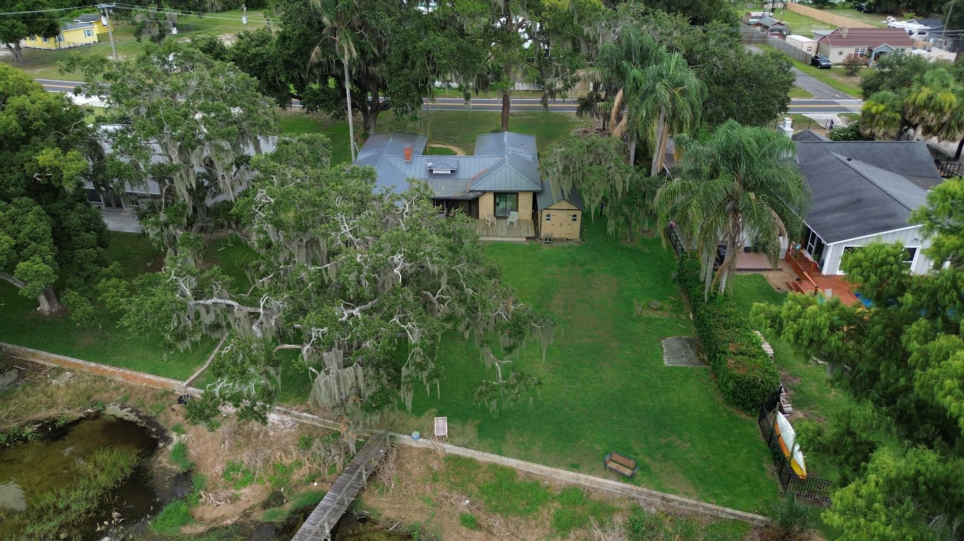 32805 Lake Eustis Drive, Tavares, FL 32778