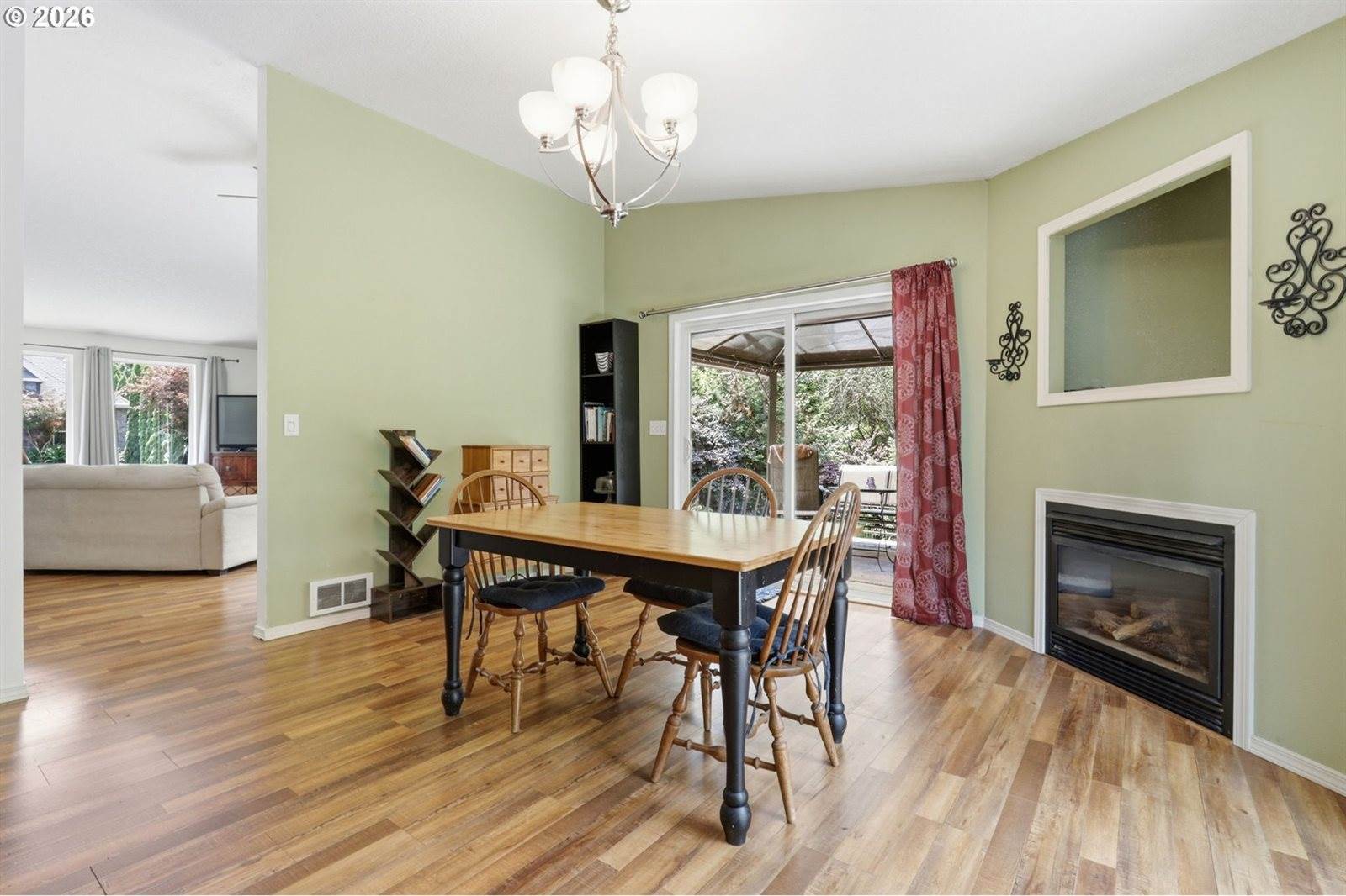 5880 Bird Song Way, Gladstone, OR 97027