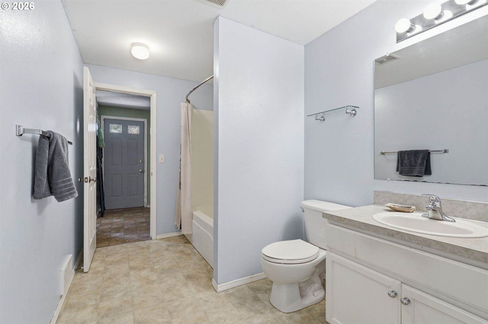5880 Bird Song Way, Gladstone, OR 97027