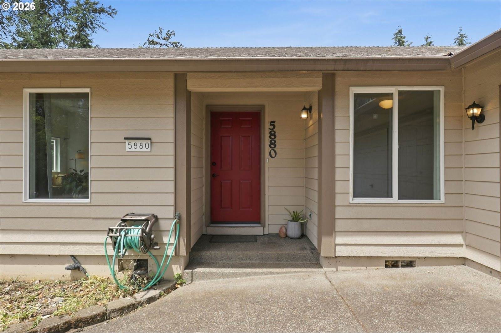 5880 Bird Song Way, Gladstone, OR 97027