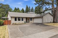 5880 Bird Song Way, Gladstone, OR 97027