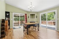 5880 Bird Song Way, Gladstone, OR 97027