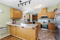 5880 Bird Song Way, Gladstone, OR 97027