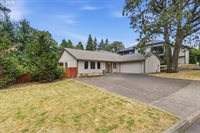 5880 Bird Song Way, Gladstone, OR 97027