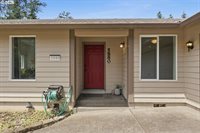 5880 Bird Song Way, Gladstone, OR 97027